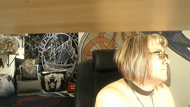 TittenMichelle online show from 12/22/25, 05:32