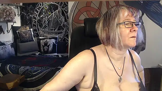 TittenMichelle online show from 04/25/26, 08:39