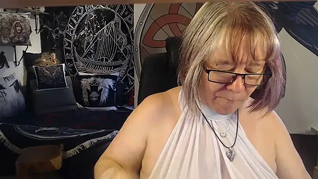 Snapshot of TittenMichelle chatting on 07/03/26, 07:15 TittenMichelle online show from 07/03/26, 07:15