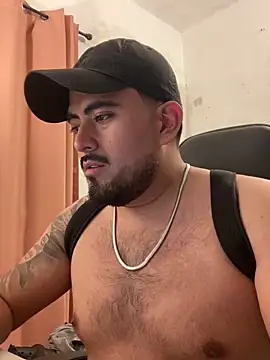 Snapshot of Rubens8866 chatting on 03/18/25, 04:04 Rubens8866 online show from 03/18/25, 04:04