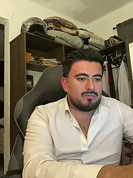 Snapshot of Rubens8866 chatting on 03/22/25, 02:27 Rubens8866 online show from 03/22/25, 02:27