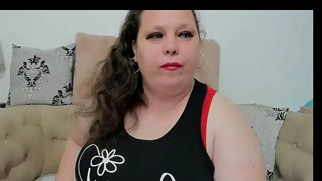KarolineJoyy online show from 05/03/26, 06:25