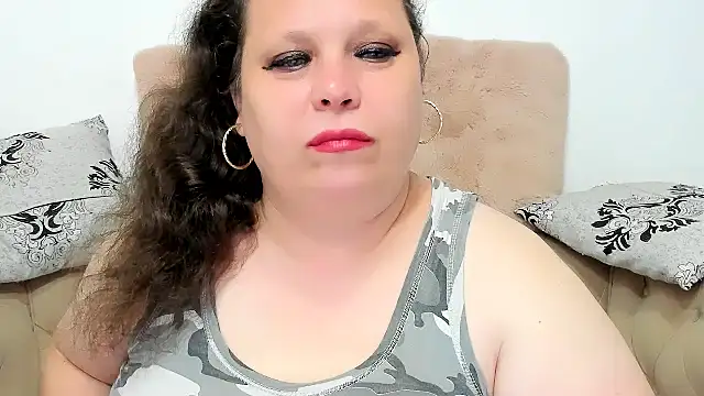 KarolineJoyy online show from 06/04/26, 07:09