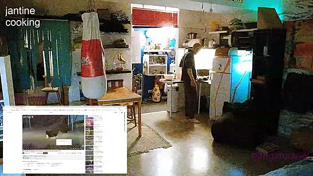 Snapshot of BongChannel chatting on 01/01/25, 12:53 BongChannel online show from 01/01/25, 12:53