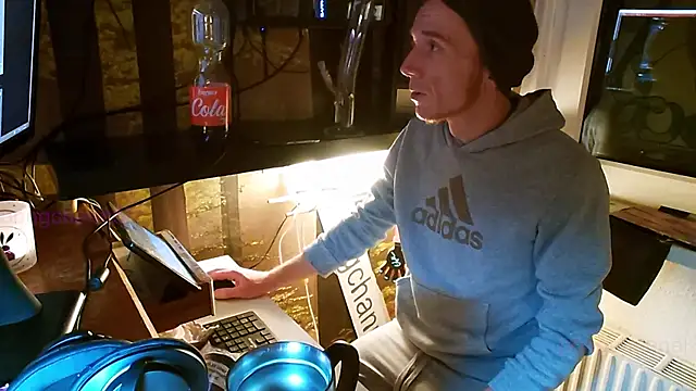 Snapshot of BongChannel chatting on 01/02/25, 05:46 BongChannel online show from 01/02/25, 05:46