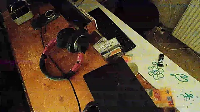 Snapshot of BongChannel chatting on 01/07/25, 07:59 BongChannel online show from 01/07/25, 07:59