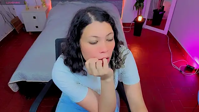 Lana stone  online show from 03/01/26, 03:19