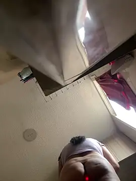 Snapshot of Kym_Owens chatting on 03/04/25, 09:00 Kym Owens online show from 03/04/25, 09:00