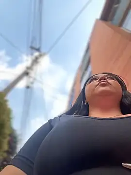 Snapshot of Kym_Owens chatting on 10/27/25, 07:18 Kym Owens online show from 10/27/25, 07:18