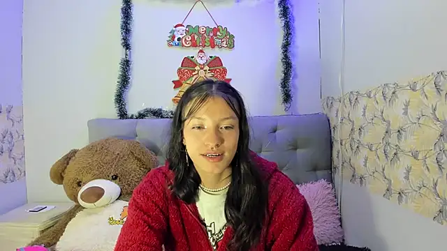 Snapshot of Emma-Wilson chatting on 12/31/24, 05:11 Emma-Wilson online show from 12/31/24, 05:11