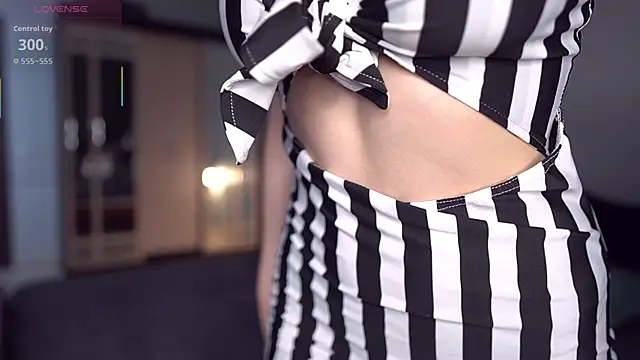 AliceHorngry online show from 10/31/25, 08:21