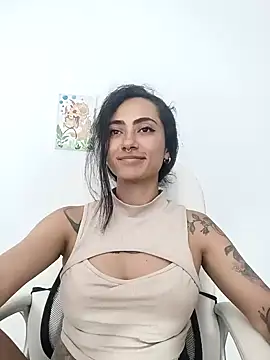 Snapshot of paula_brunette chatting on 12/18/24, 05:59 paula brunette online show from 12/18/24, 05:59