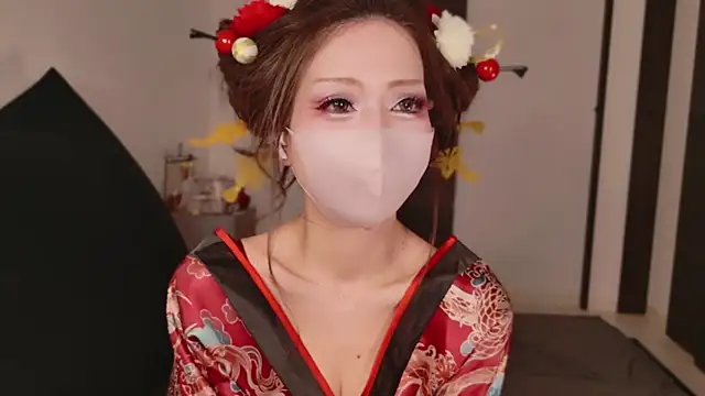 Snapshot of miRei- chatting on 03/06/26, 11:06 miRei- online show from 03/06/26, 11:06