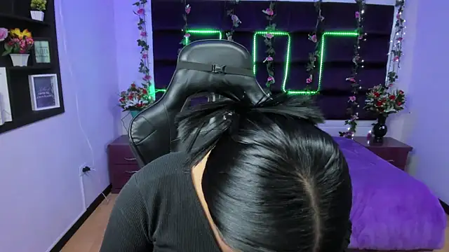 sweelanna   online show from 02/12/25, 09:31