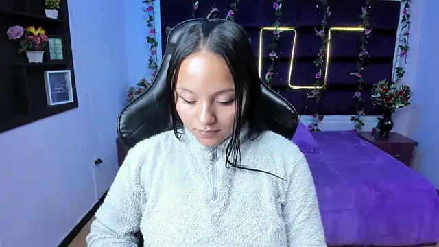 sweelanna   online show from 02/19/25, 09:50