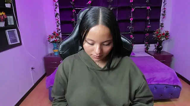 sweelanna   online show from 03/15/25, 06:14