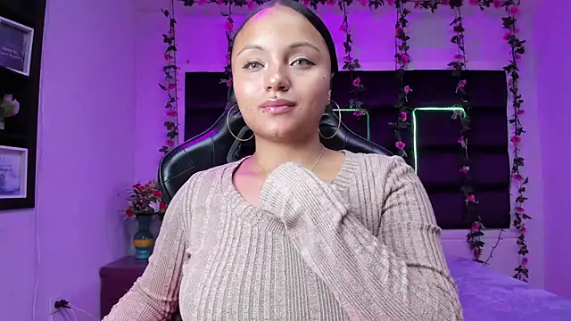 sweelanna   online show from 11/07/25, 02:00