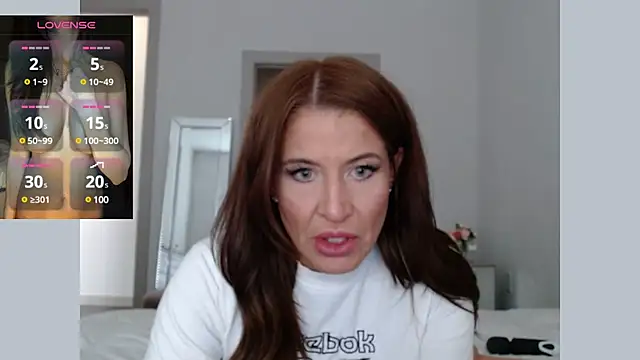 Snapshot of Noellesmfc chatting on 02/15/25, 06:33 Noellesmfc online show from 02/15/25, 06:33
