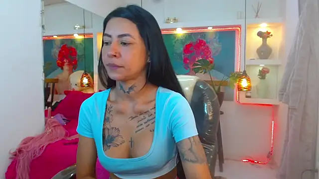 Snapshot of lorenapinto chatting on 10/09/25, 02:53 lorenapinto online show from 10/09/25, 02:53