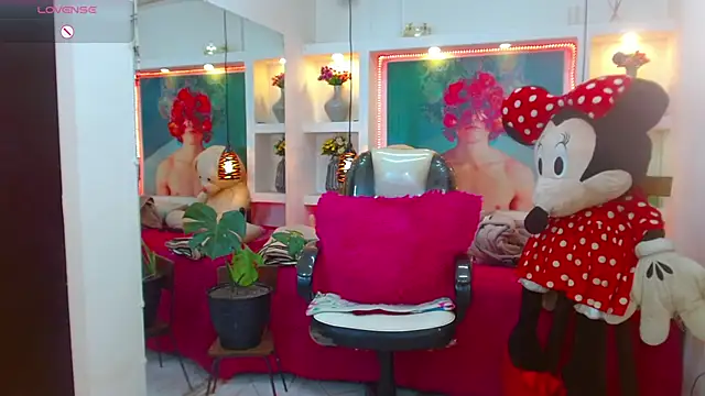 Snapshot of lorenapinto chatting on 10/28/25, 01:36 lorenapinto online show from 10/28/25, 01:36