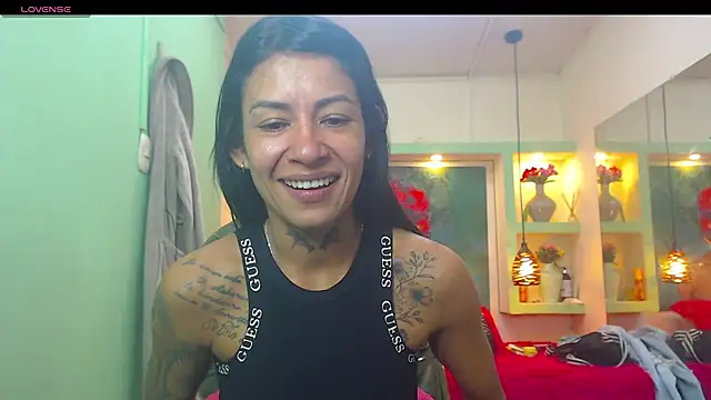 lorenapinto online show from 05/25/26, 04:07