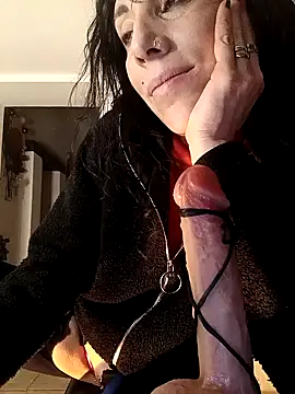 freyamoret online show from 12/20/24, 09:54