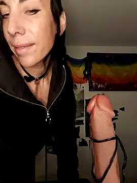 freyamoret online show from 10/11/25, 03:39