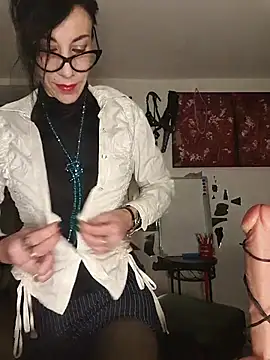 freyamoret online show from 05/06/26, 01:57