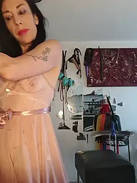 freyamoret online show from 06/25/26, 04:56