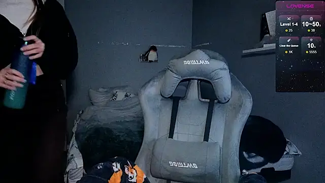 candy maggie online show from 11/05/25, 05:24