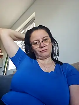 KristenVega online show from 11/02/25, 06:49