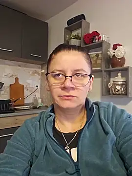 KristenVega online show from 11/17/25, 07:47