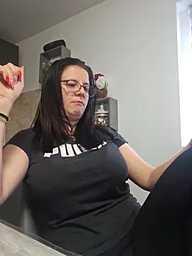 KristenVega online show from 11/21/25, 09:30