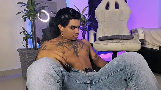 Young laroi online show from 12/10/24, 06:44