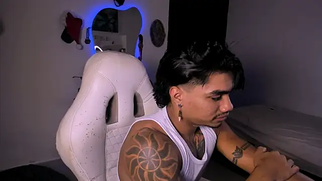 Young laroi online show from 12/15/24, 12:29