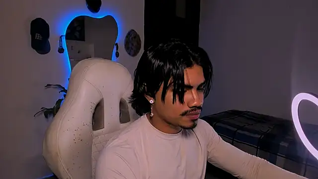 Young laroi online show from 01/10/25, 07:04