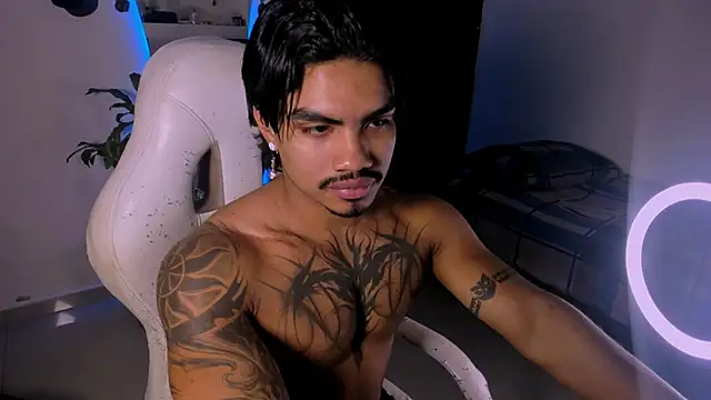 Young laroi online show from 01/11/25, 08:43