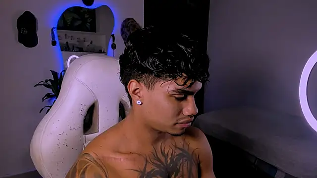 Young laroi online show from 02/02/25, 09:56