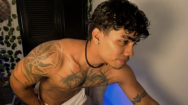 Young laroi online show from 03/02/25, 04:39