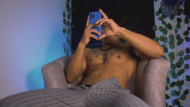 Young laroi online show from 03/10/25, 01:34