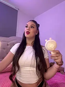 Snapshot of EmilyS__ chatting on 01/17/25, 10:23 EmilyS online show from 01/17/25, 10:23