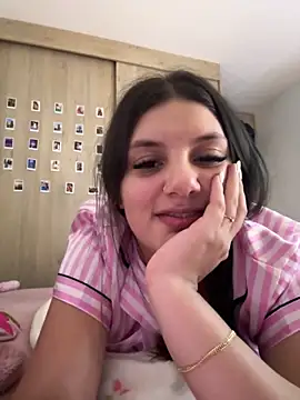 Snapshot of EmilyS__ chatting on 03/19/25, 06:46 EmilyS online show from 03/19/25, 06:46