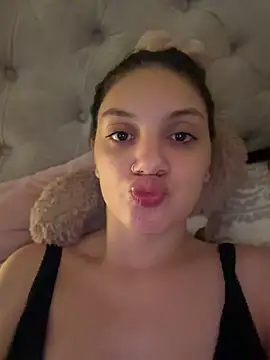 Snapshot of EmilyS__ chatting on 05/30/26, 04:53 EmilyS online show from 05/30/26, 04:53
