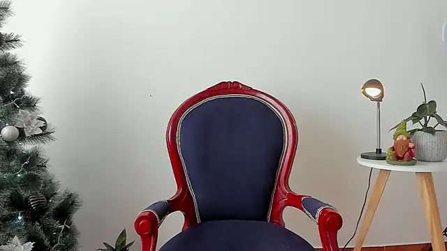 cuddlingbunny online show from 12/10/24, 09:11