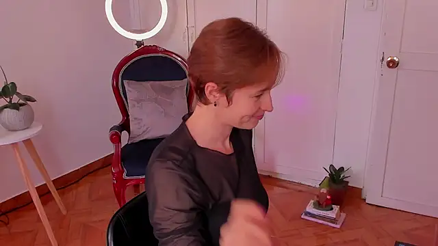 cuddlingbunny online show from 12/12/24, 04:53