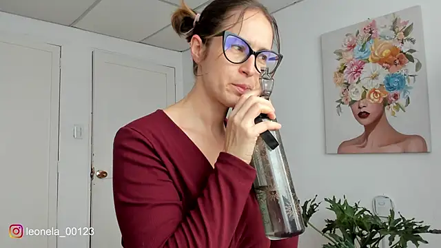 cuddlingbunny online show from 06/12/26, 04:17