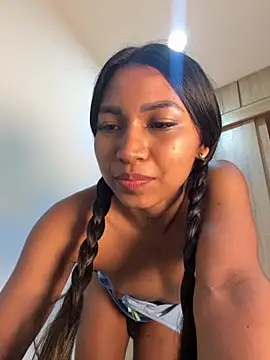 Snapshot of Barbiebrunette_ chatting on 09/22/25, 06:48 Barbiebrunette online show from 09/22/25, 06:48