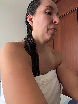 emely sexx20 online show from 05/05/26, 05:10