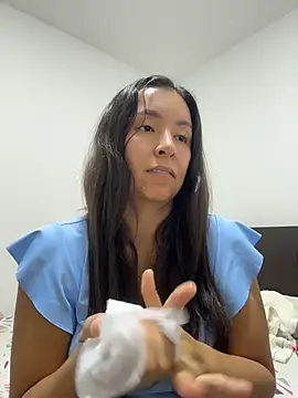 emely sexx20 online show from 06/11/26, 02:11