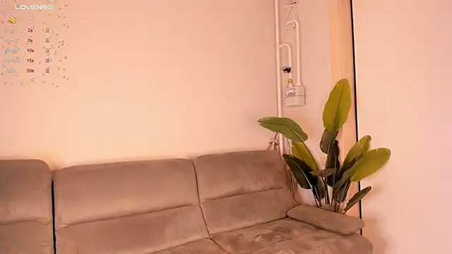 Snapshot of helen_ramsay chatting on 12/19/25, 03:08 helen ramsay online show from 12/19/25, 03:08